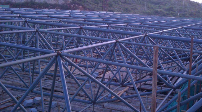 项城概述网架加工中对钢材的质量的过细恳求